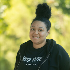 Lynsey Jones Headshot