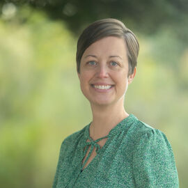 Kirsten Aurbakken Headshot