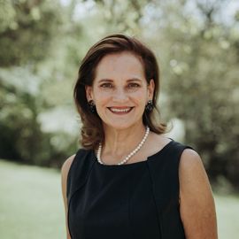 Heidi Bruegel Cox Headshot